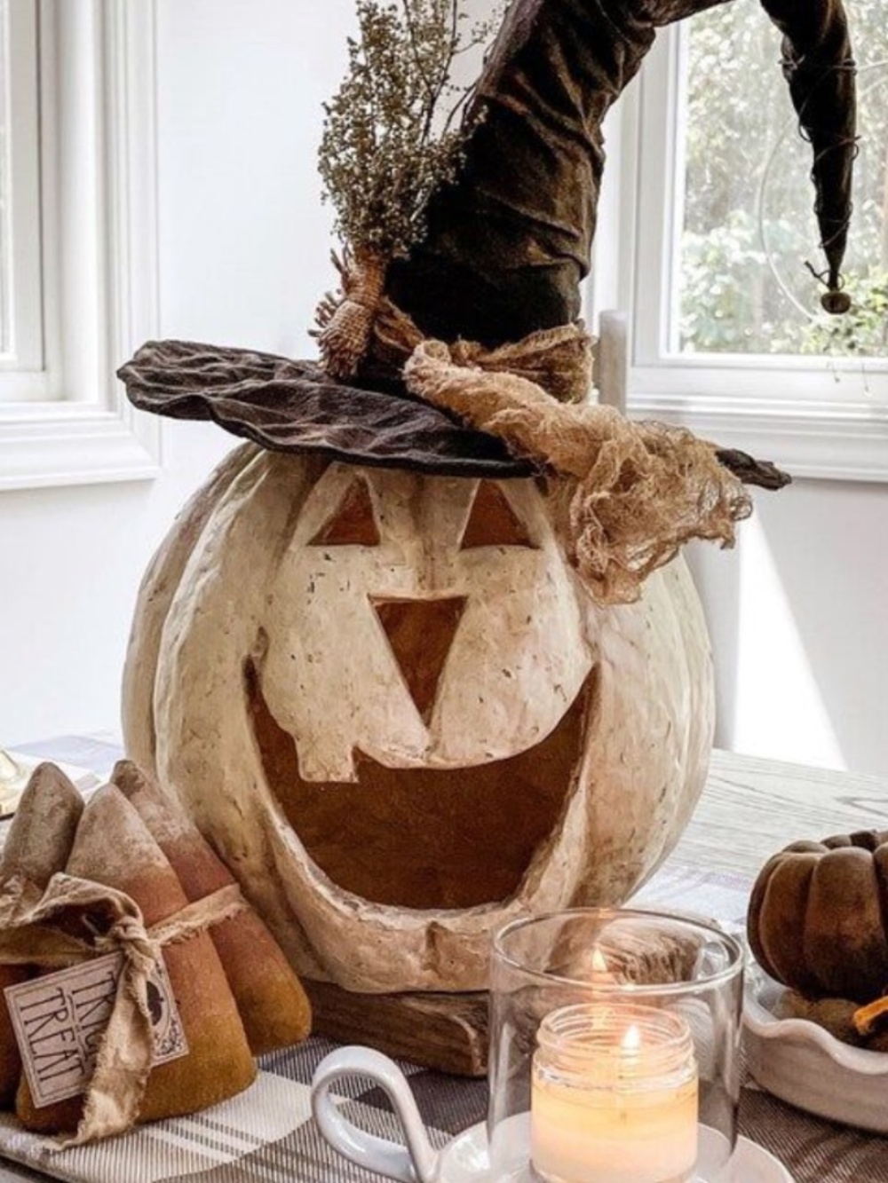 White Big Mouth Pumpkin